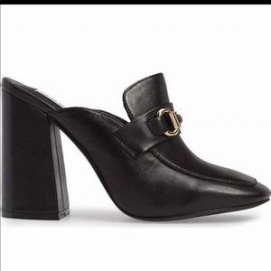 STEVE MADDEN Black Leather Chuckie 8.5 Mule
